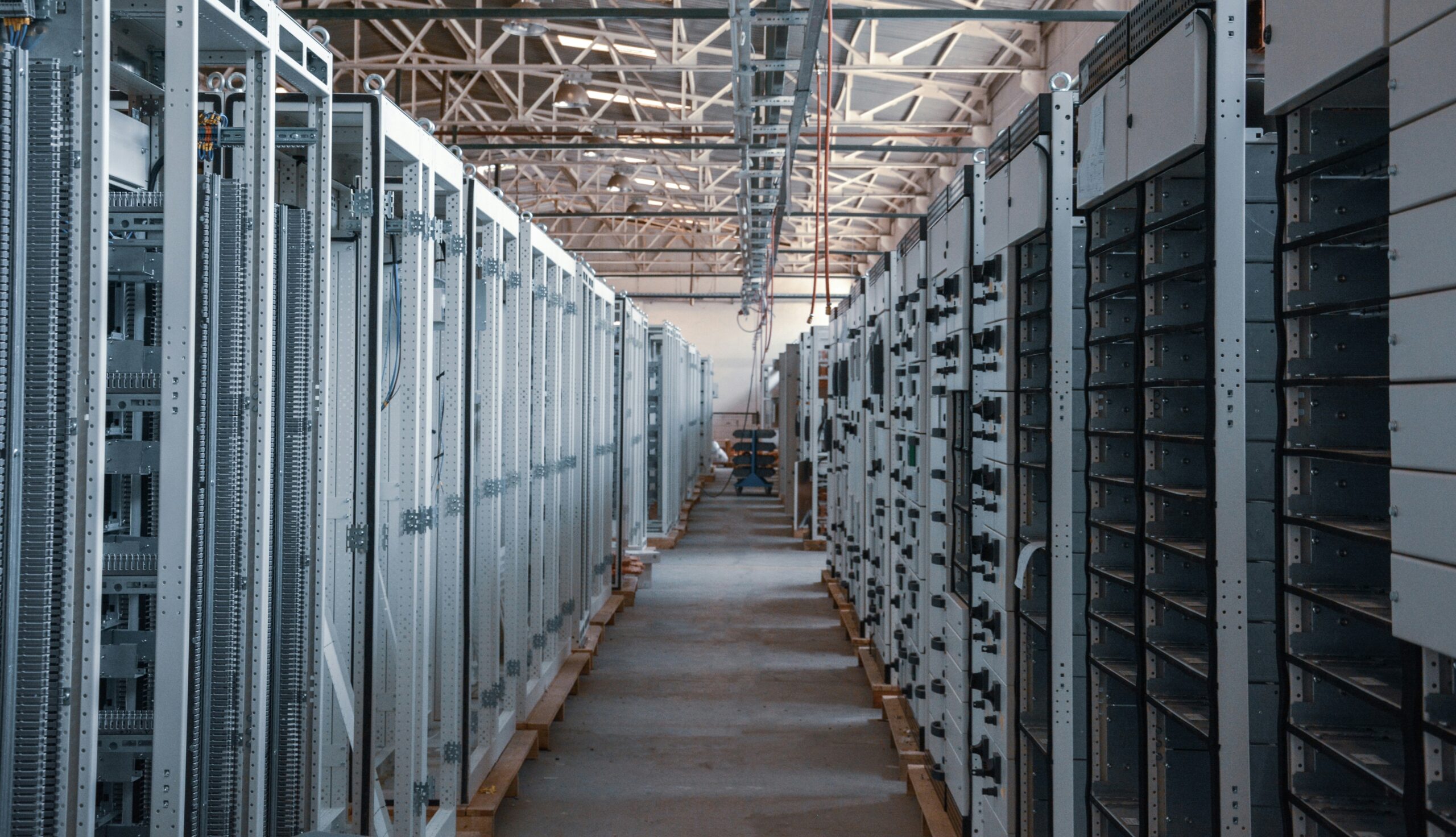 Data centre hall with server racks